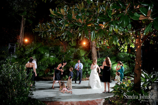 Best Courtyard Lake Lucerne - IW Phillips House Wedding Photos - Sandra Johnson (SJFoto.com)